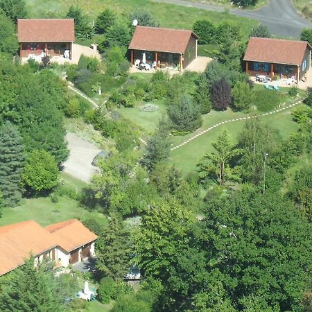 Saint-Floret Les Chalets De La Vigne Grande מראה חיצוני תמונה