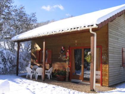 Saint-Floret Les Chalets De La Vigne Grande מראה חיצוני תמונה