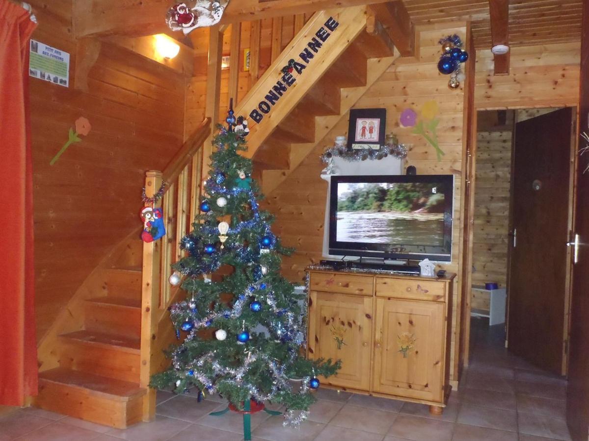 Saint-Floret Les Chalets De La Vigne Grande מראה חיצוני תמונה