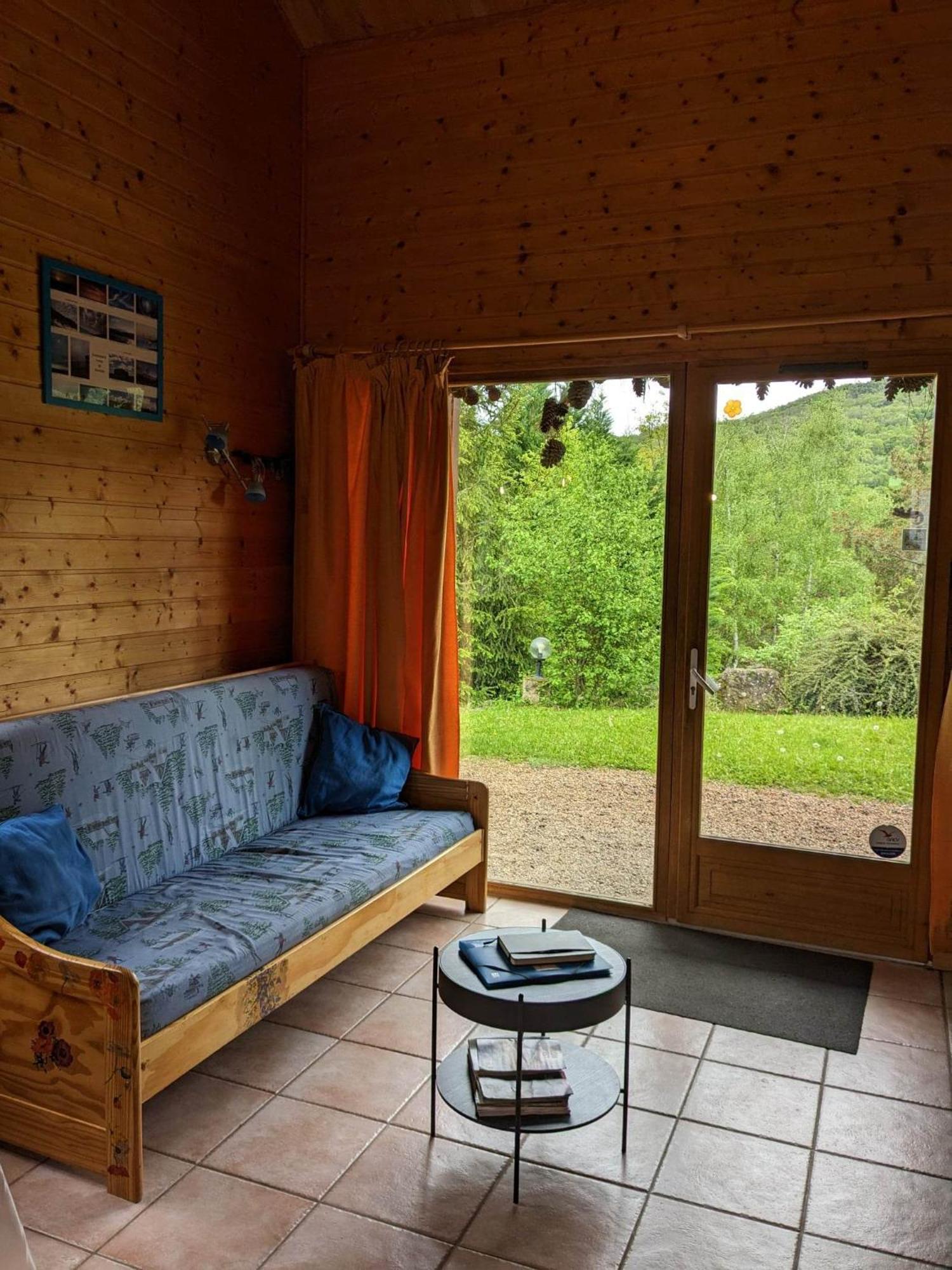 Saint-Floret Les Chalets De La Vigne Grande מראה חיצוני תמונה