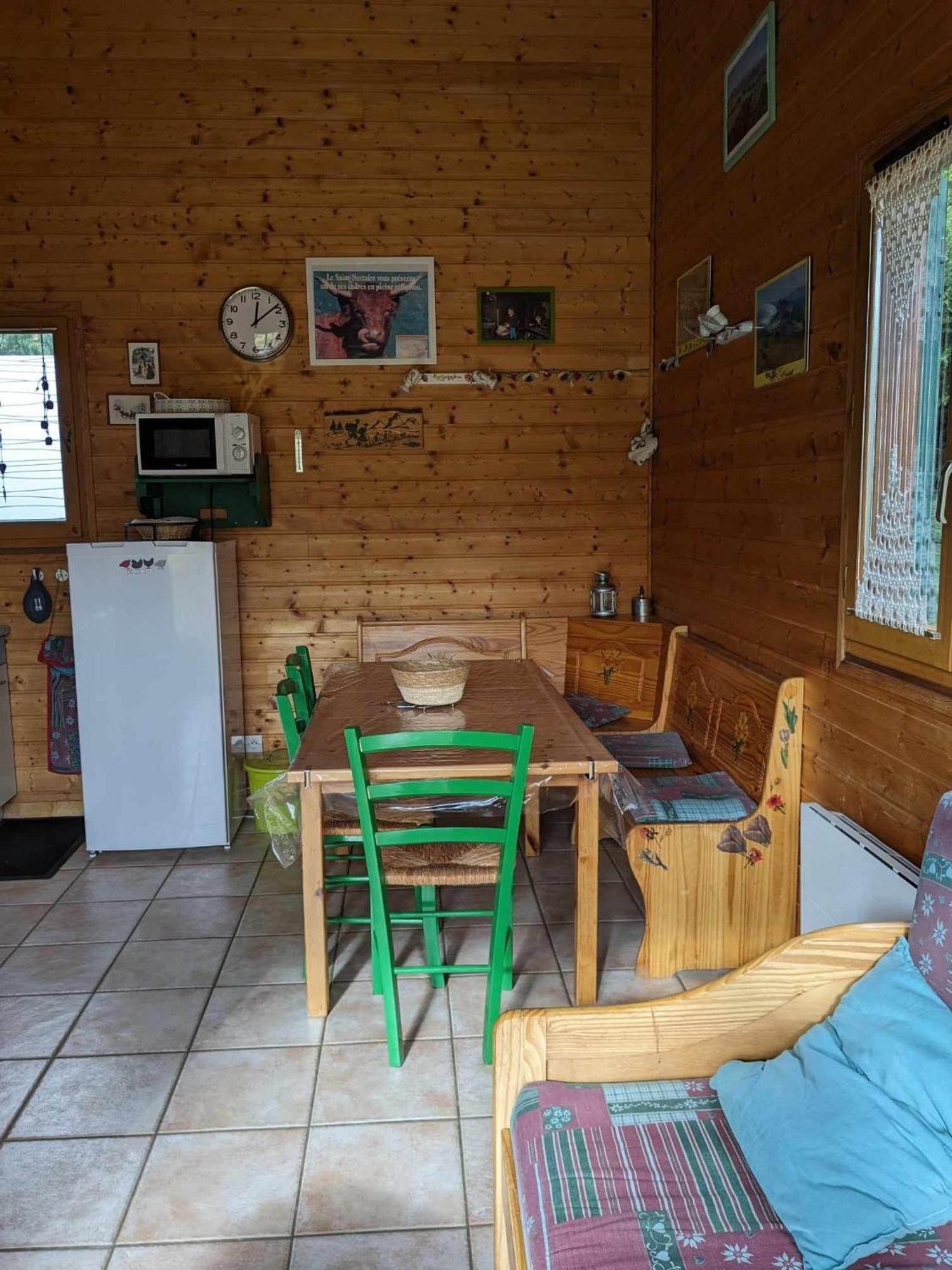 Saint-Floret Les Chalets De La Vigne Grande מראה חיצוני תמונה